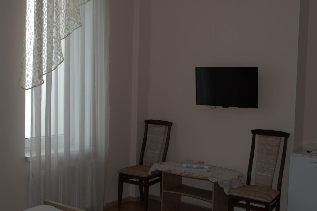 צ'ורנומורסק Guest House 12 Mesyatsev מראה חיצוני תמונה